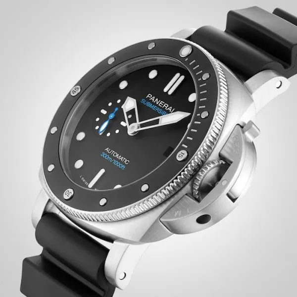 Panerai Submersible Men Automatic Black Rubber Watch PAM00683
