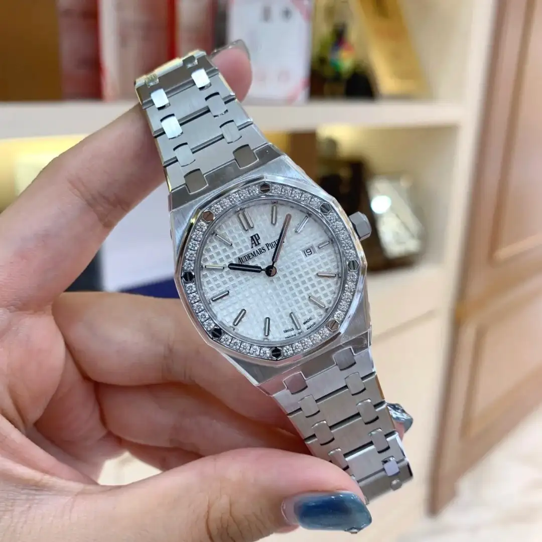 Audemars Piguet Royal Oak Quartz Silver 67651ST.ZZ.1261ST.01