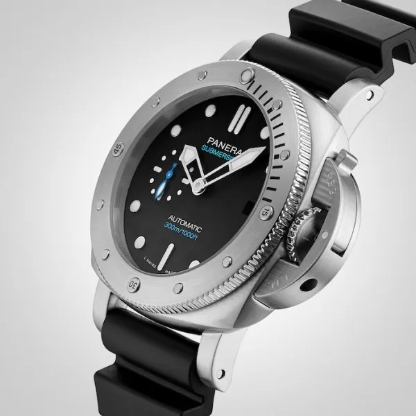 Panerai Submersible Men Automatic Black Rubber Watch PAM00973