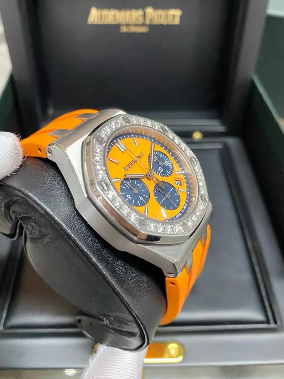 Audemars Piguet Royal Oak Offshore Selfwinding Chronograph Orange 26231ST.ZZ.D070CA.01