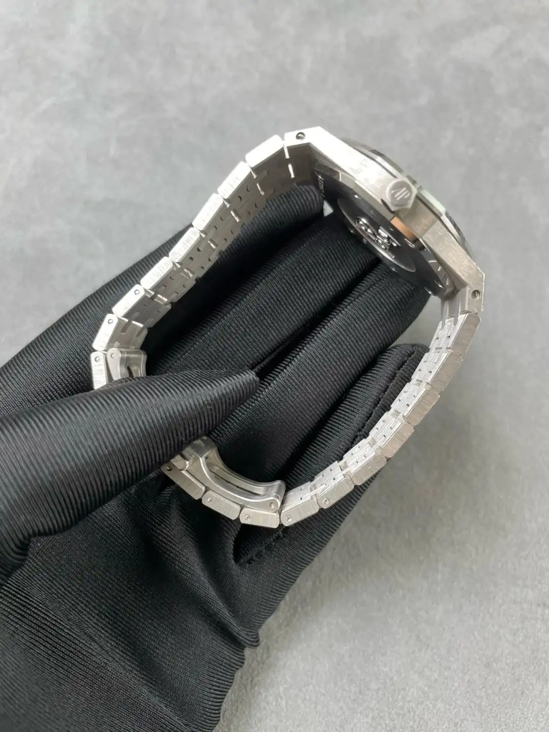 Audemars Piguet Royal Oak Frosted Gold Quartz Black 67653BC.GG.1263BC.02