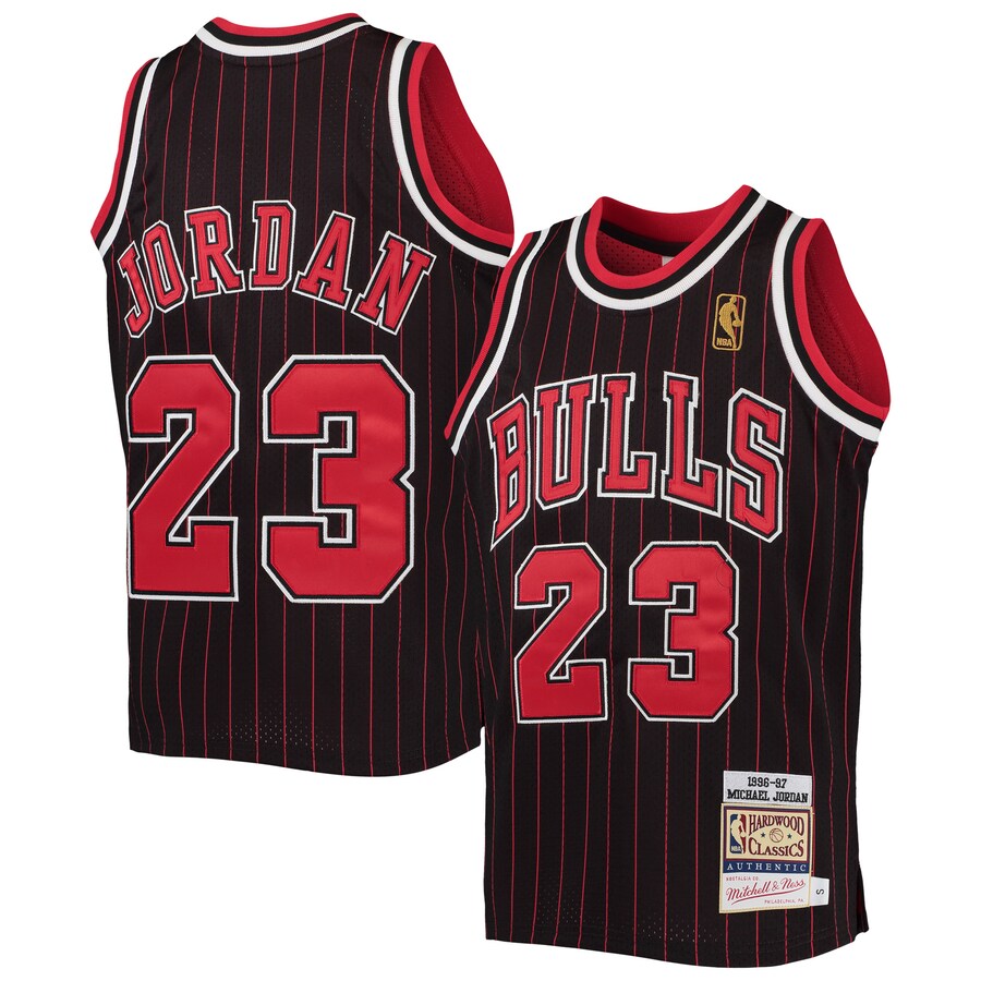 Youth Chicago Bulls Michael Jordan Mitchell & Ness Black/Red 1996-97 Hardwood Classics Authentic Jersey - Jersey