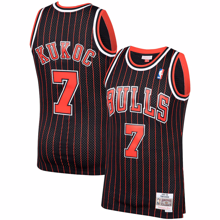 Men's Chicago Bulls Toni Kukoc Mitchell & Ness Black 1995/96 Hardwood Classics Swingman Jersey - Jersey