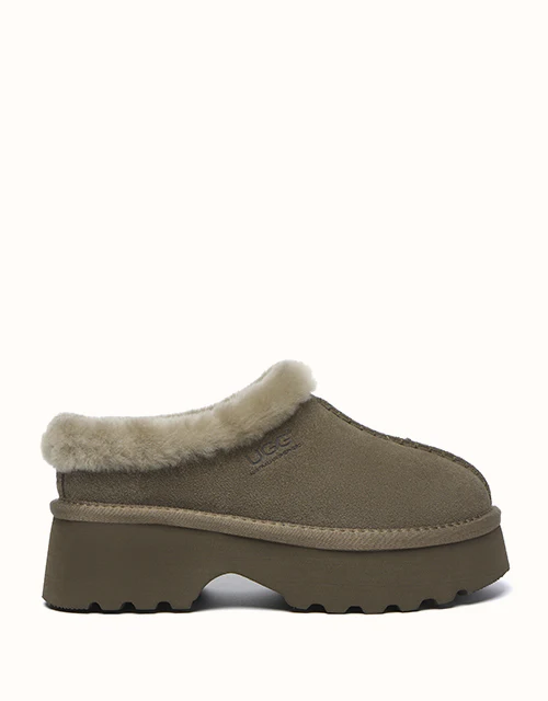 AUSTRALIAN SHEPHERD? Adrian