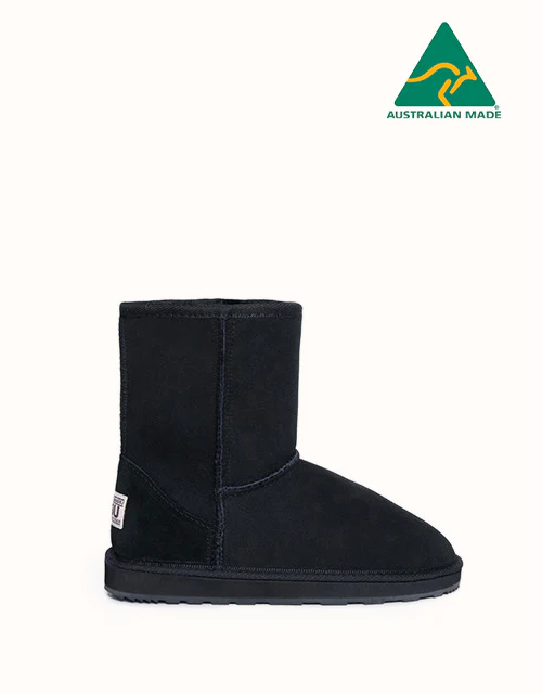 URBAN UGG® Classic Short II