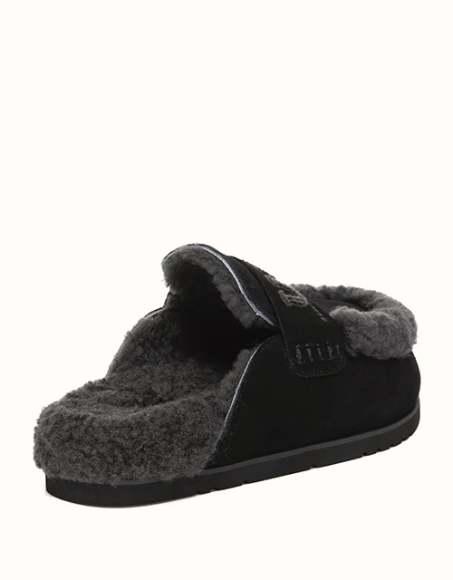 AUSTRALIAN SHEPHERD® Lora