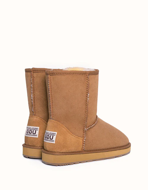URBAN UGG® Classic Short II