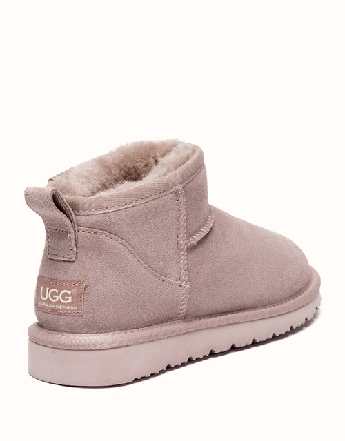 AUSTRALIAN SHEPHERD® Julia