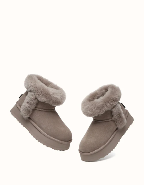 UGG EVERAU? Kazzi