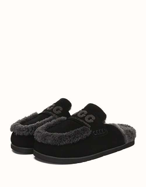 AUSTRALIAN SHEPHERD® Lora