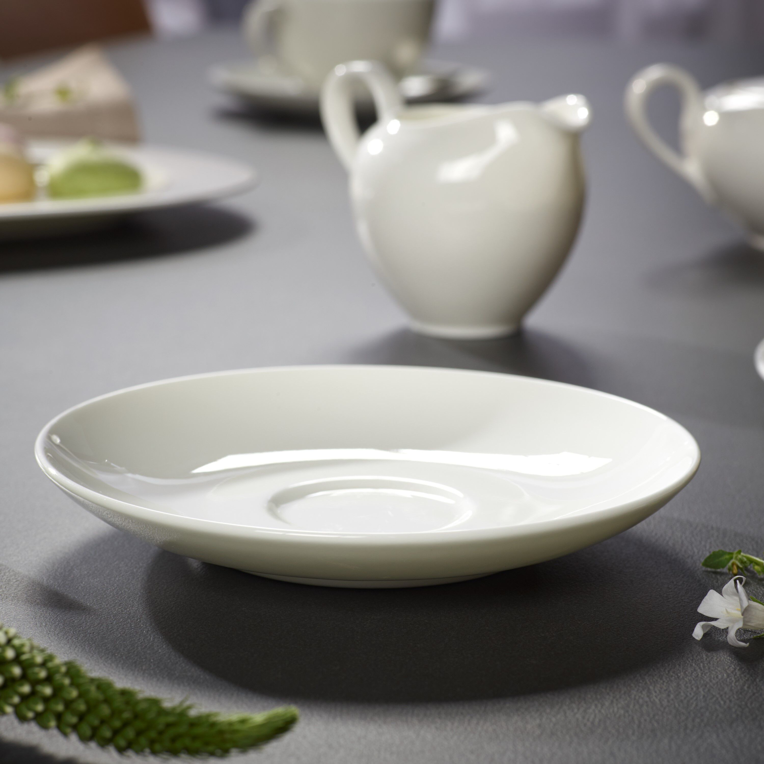 Anmut Kaffee-Untertasse