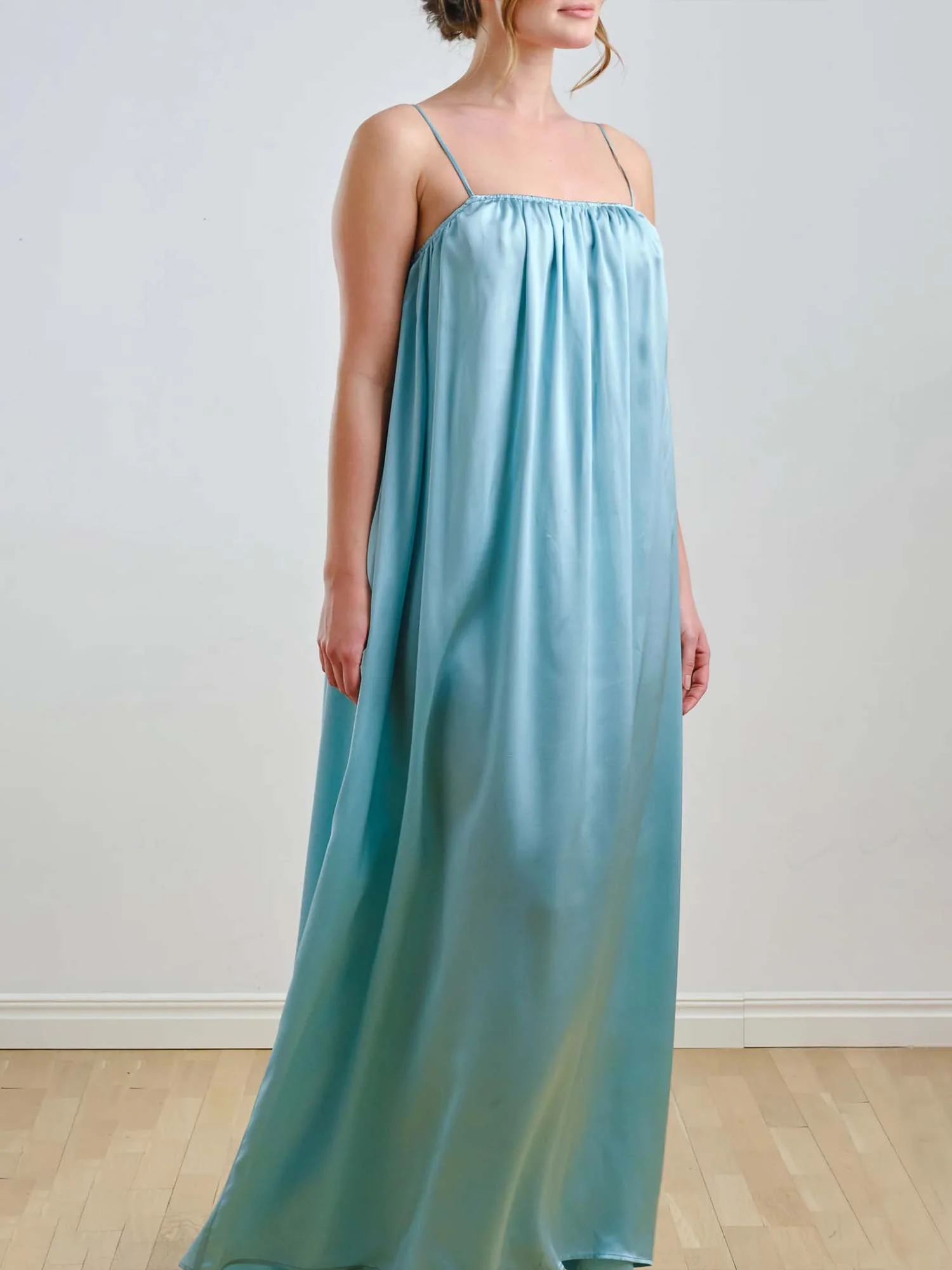 Flowy Spaghetti Strap Maxi Dress - XPRESSC