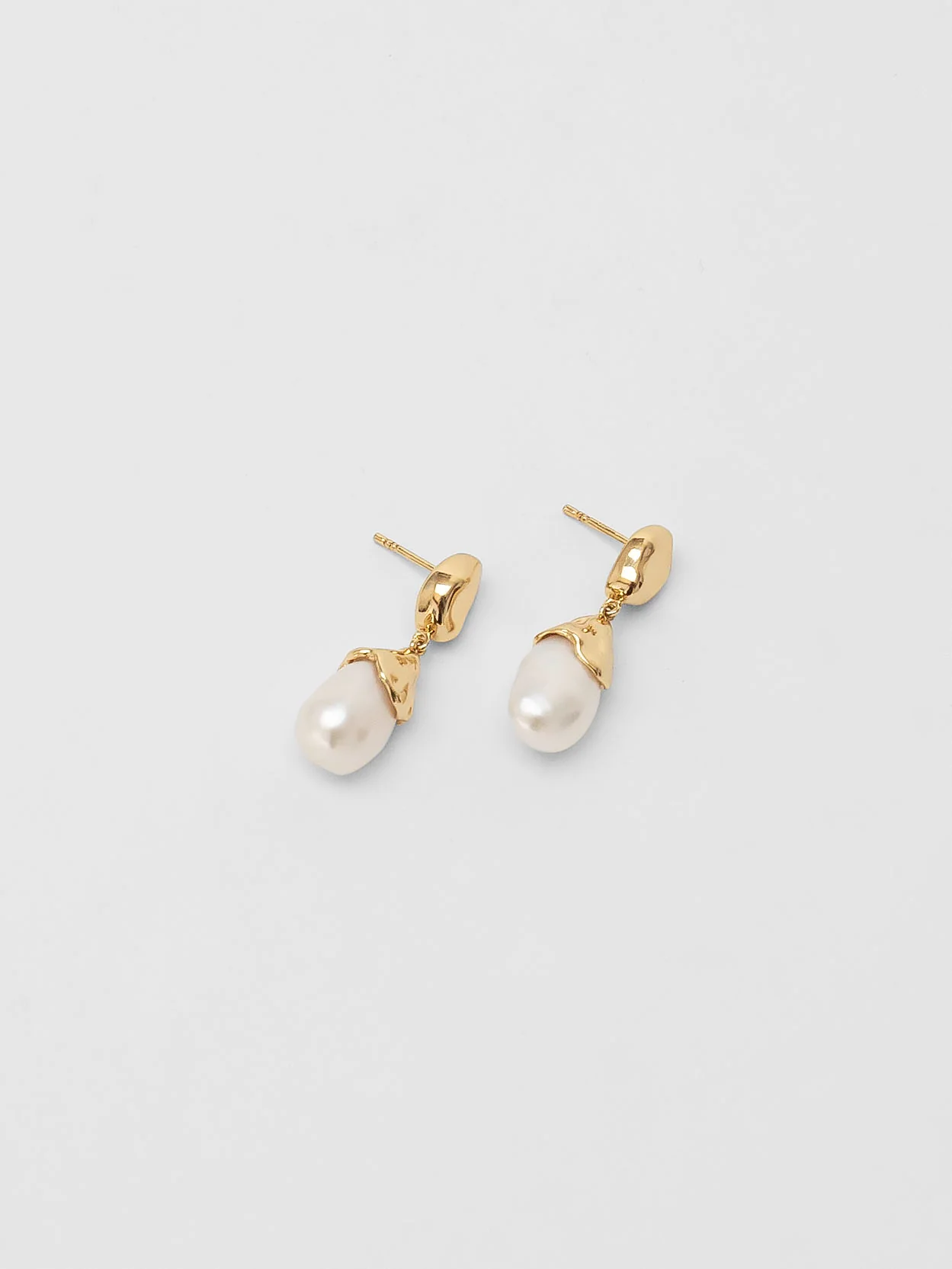 Pearl Drop Earring in Gold - XPRESSC