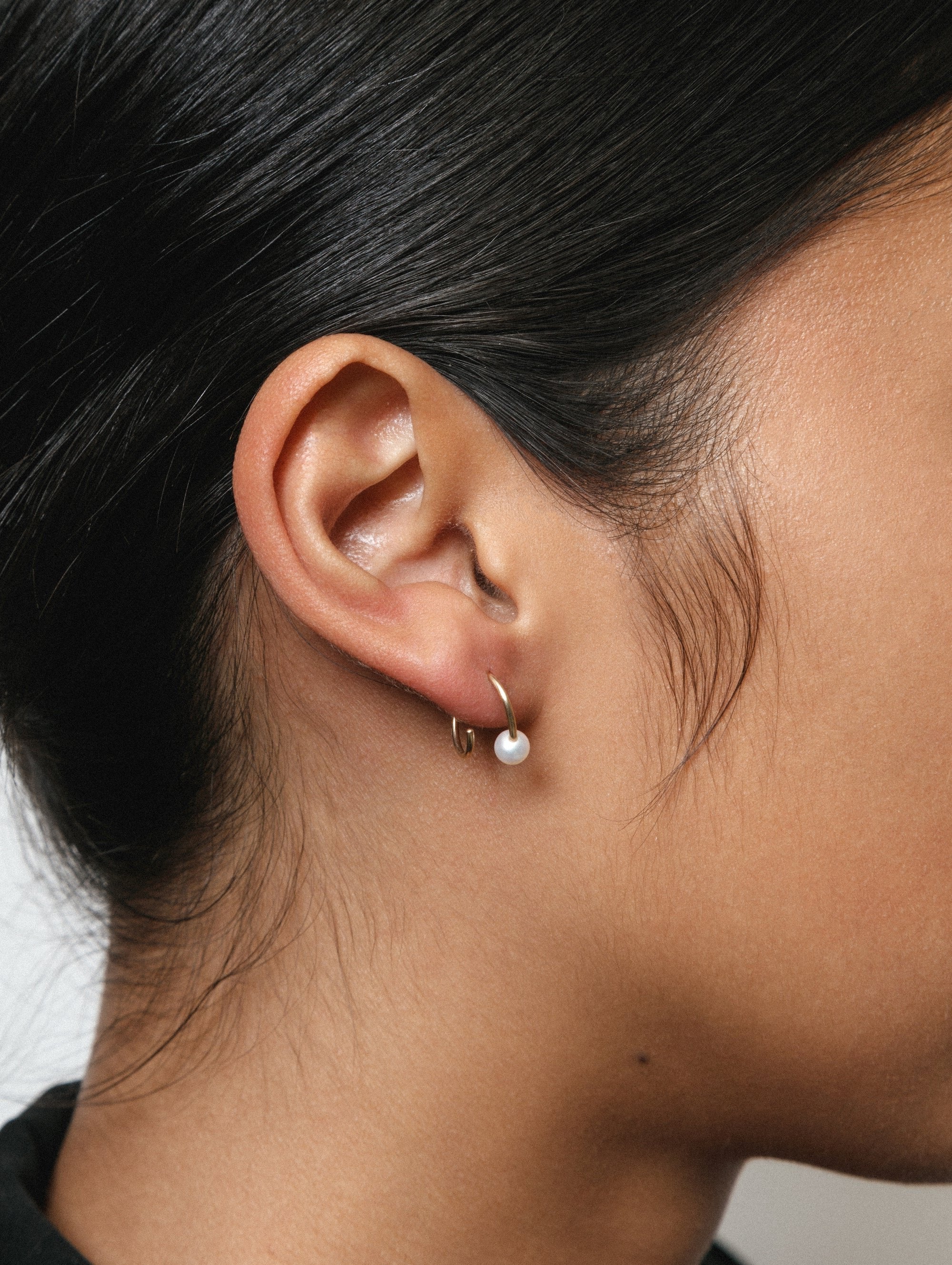 White Pearl Swirl Studs in Gold - XPRESSC