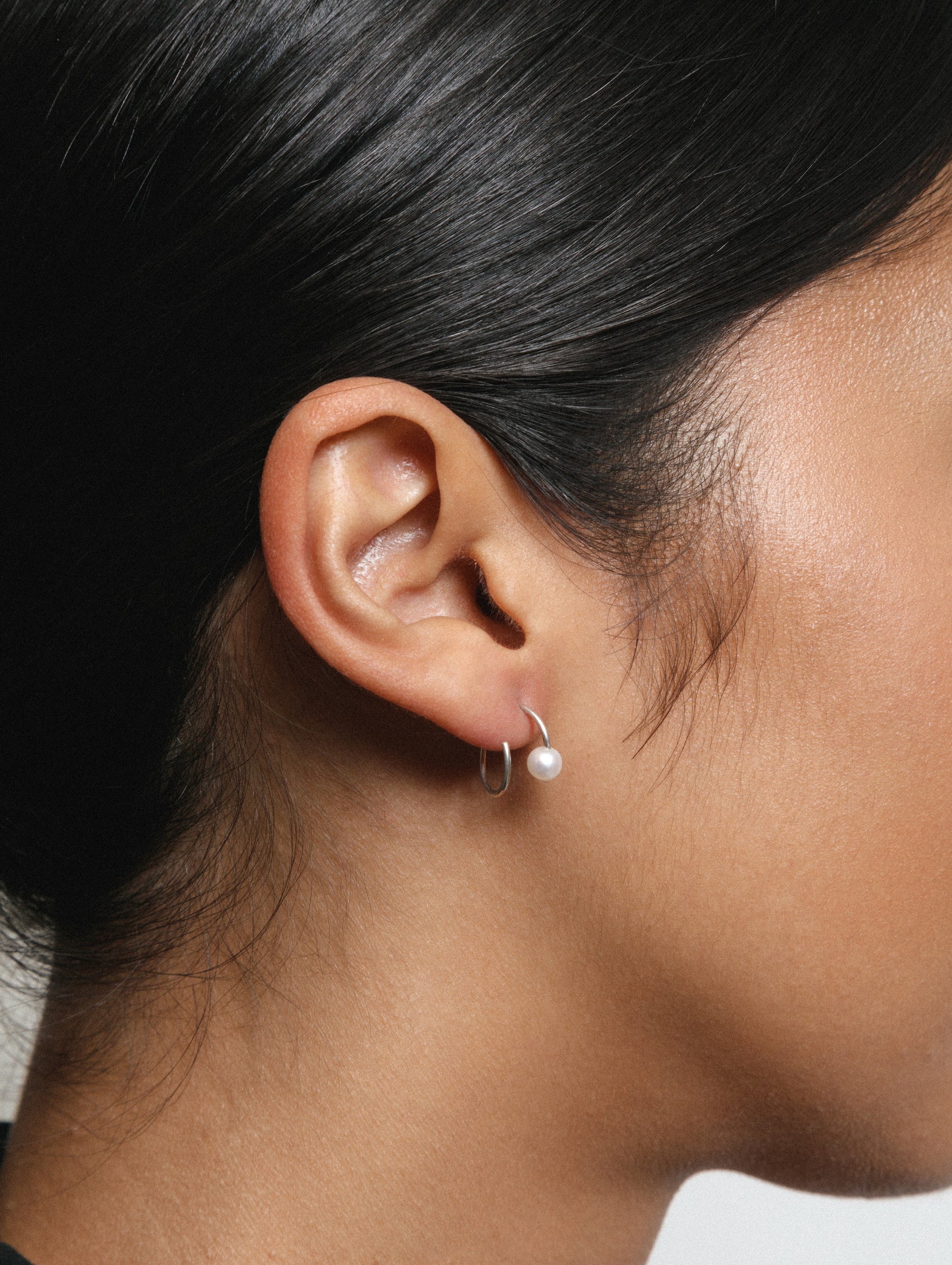 White Pearl Swirl Studs in Sterling Silver - XPRESSC