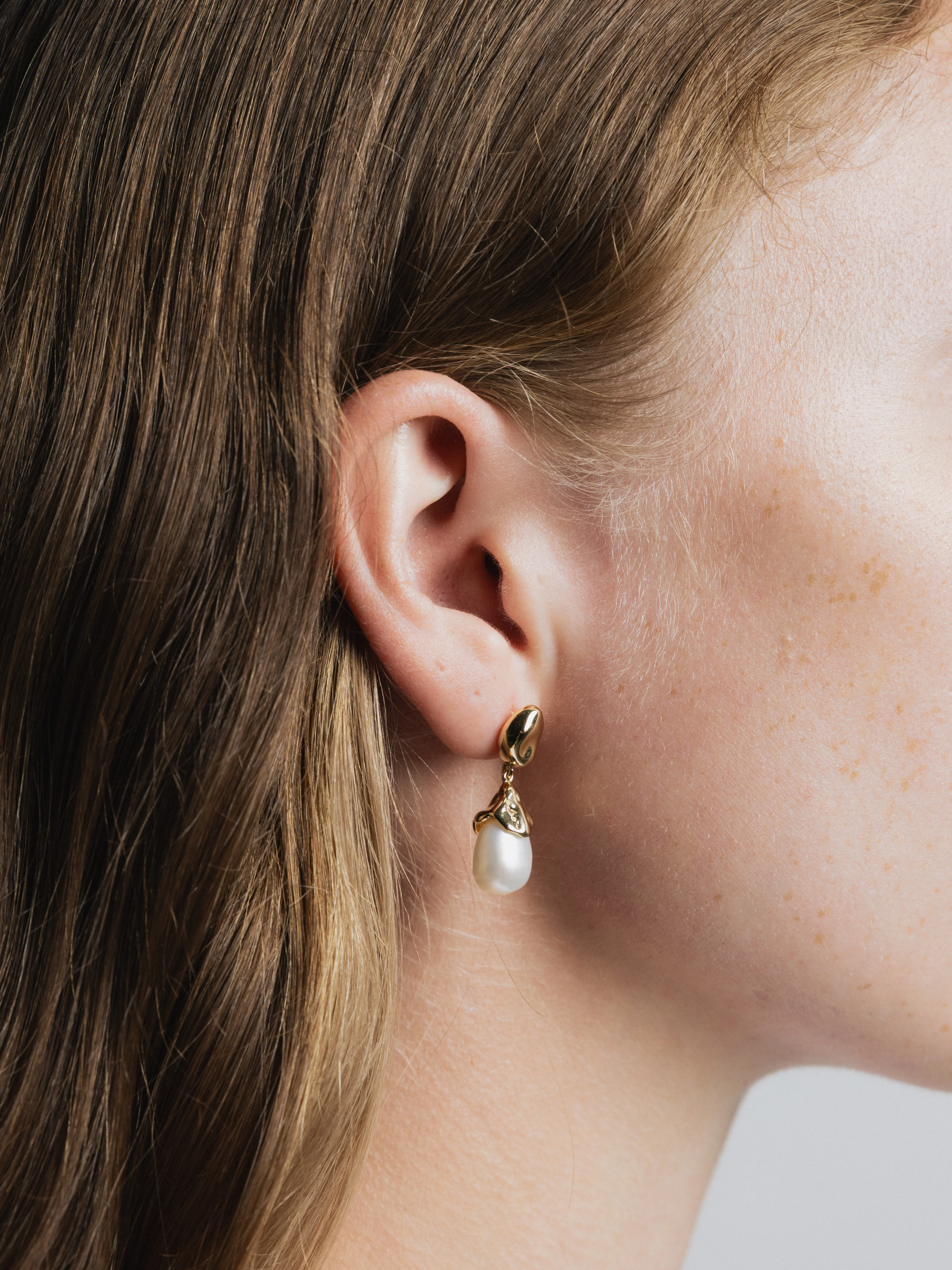 Pearl Drop Earring in Gold - XPRESSC
