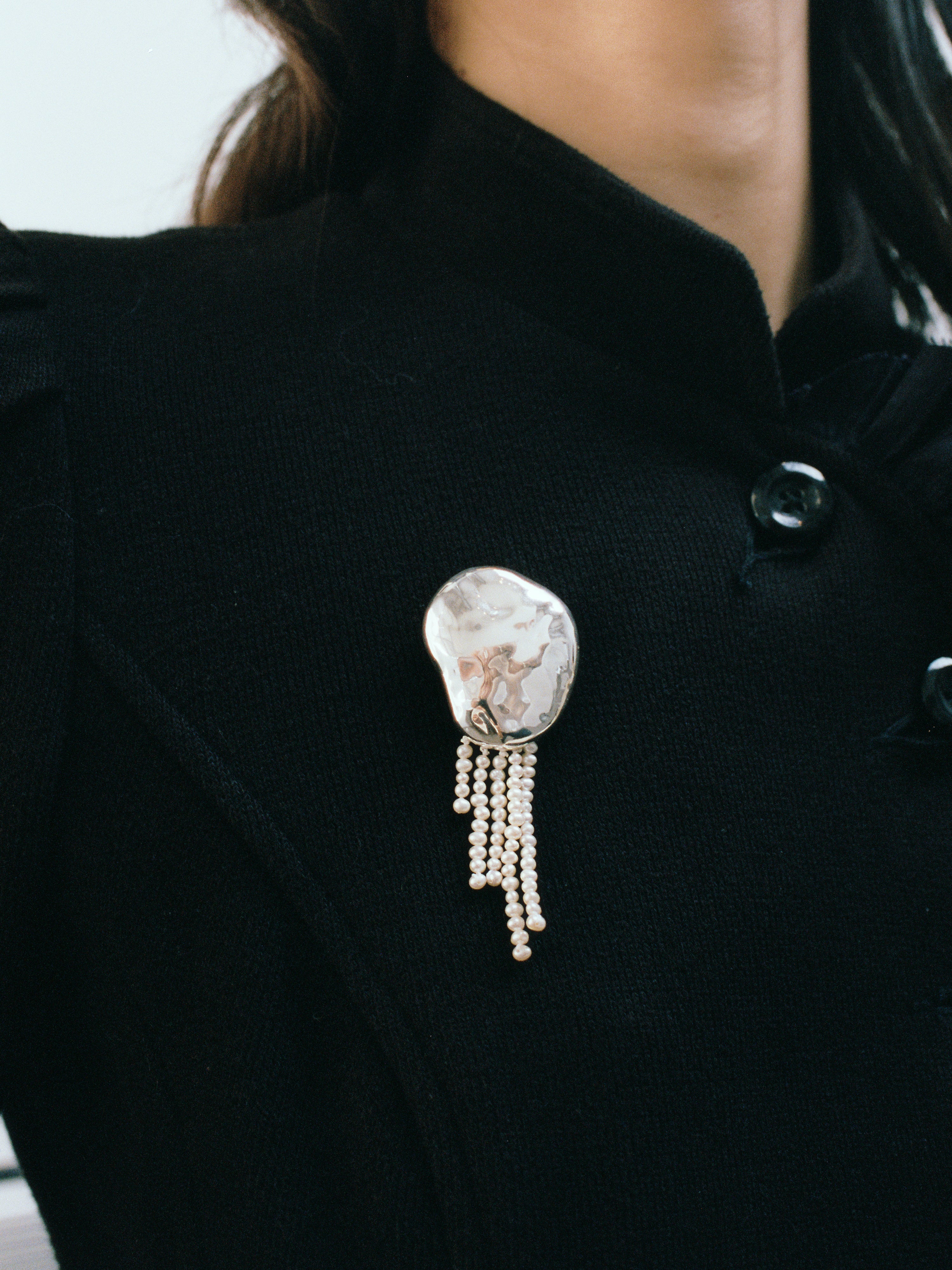 Bean Pearl Brooch in Silver - XPRESSC