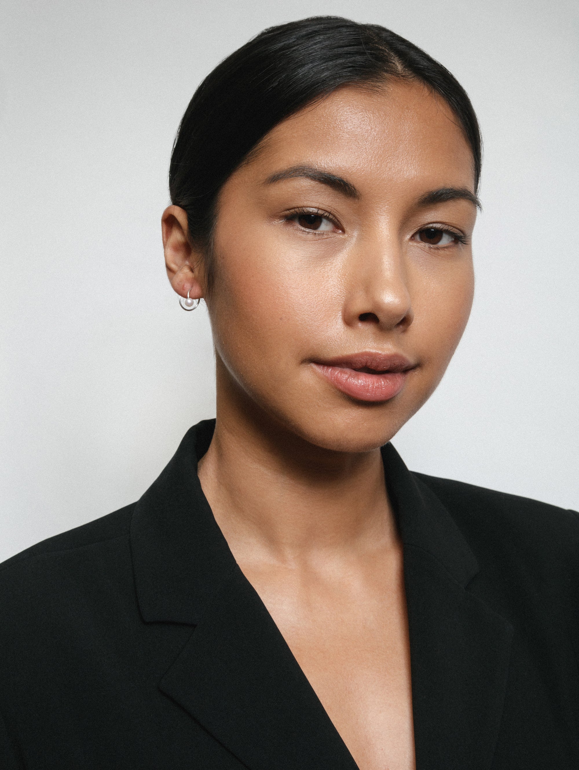 White Pearl Swirl Studs in Sterling Silver - XPRESSC