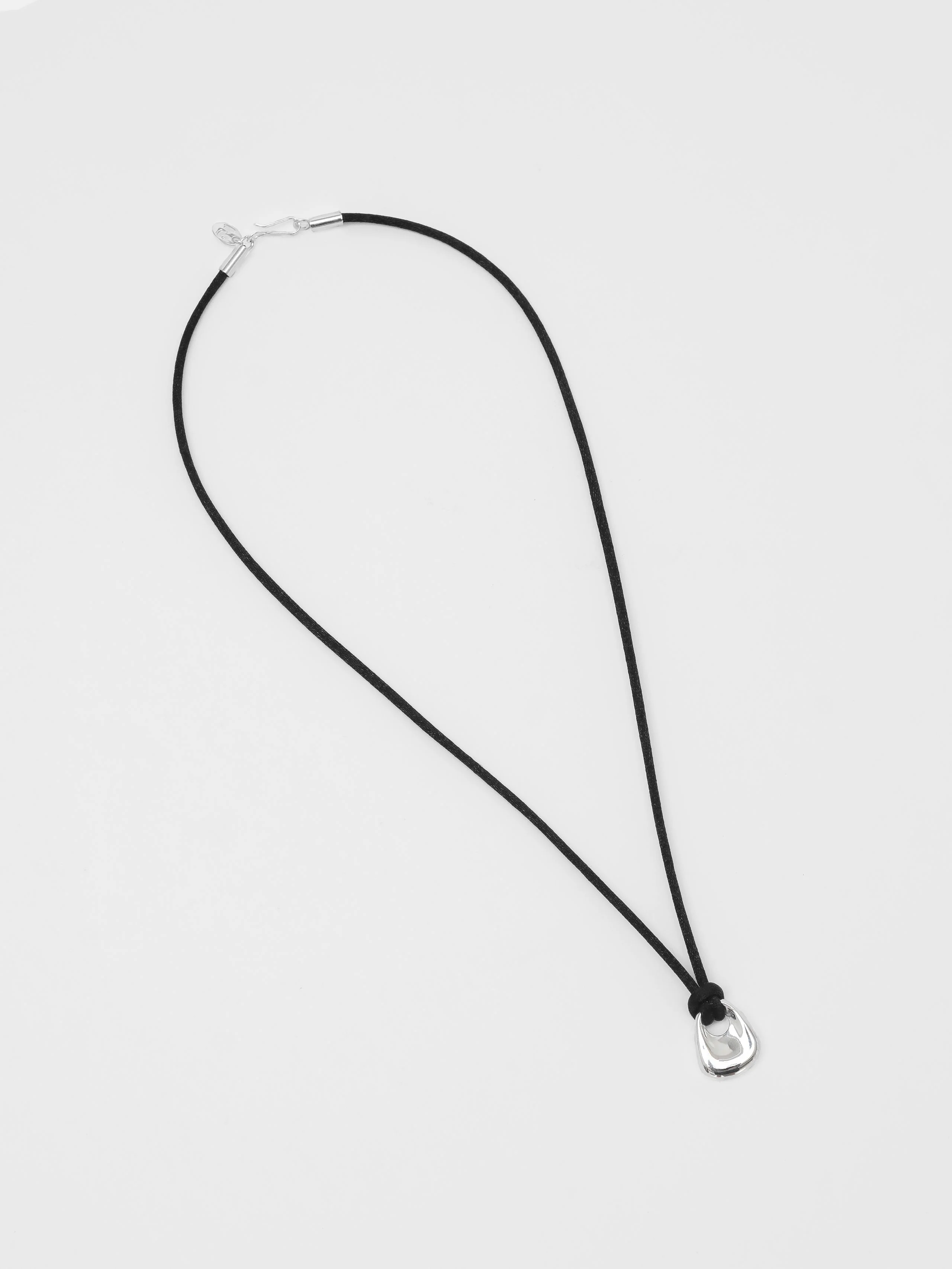 Odette Necklace in Black and Sterling Silver - XPRESSC