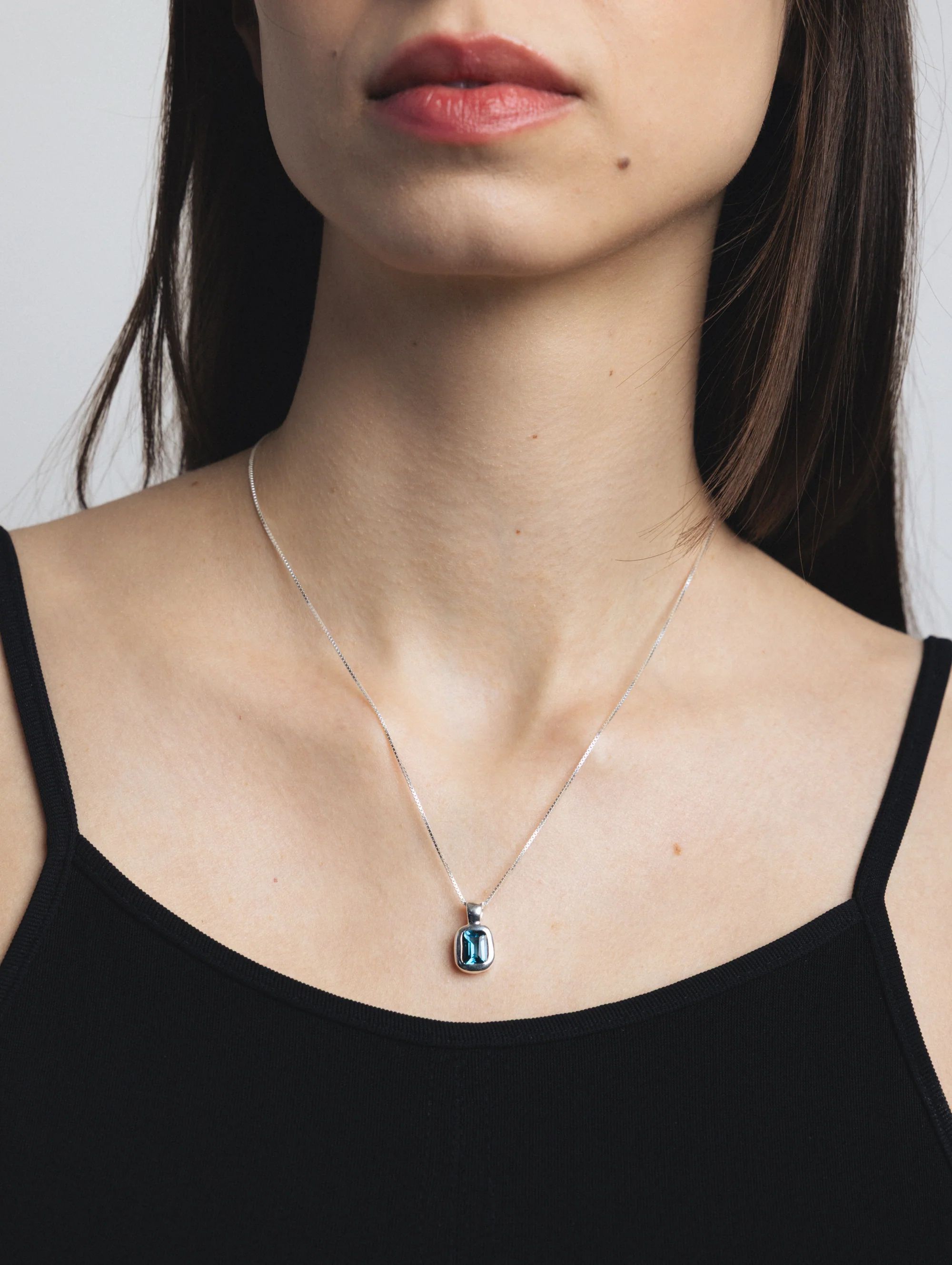 Freya Necklace in Blue Topaz and Sterling Silver - XPRESSC