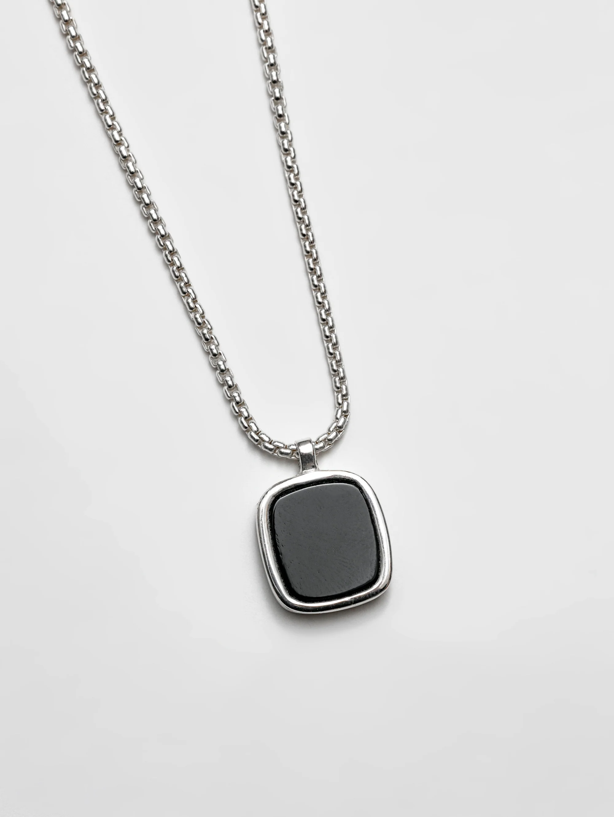 Wells Necklace in Onyx and Sterling Silver - XPRESSC