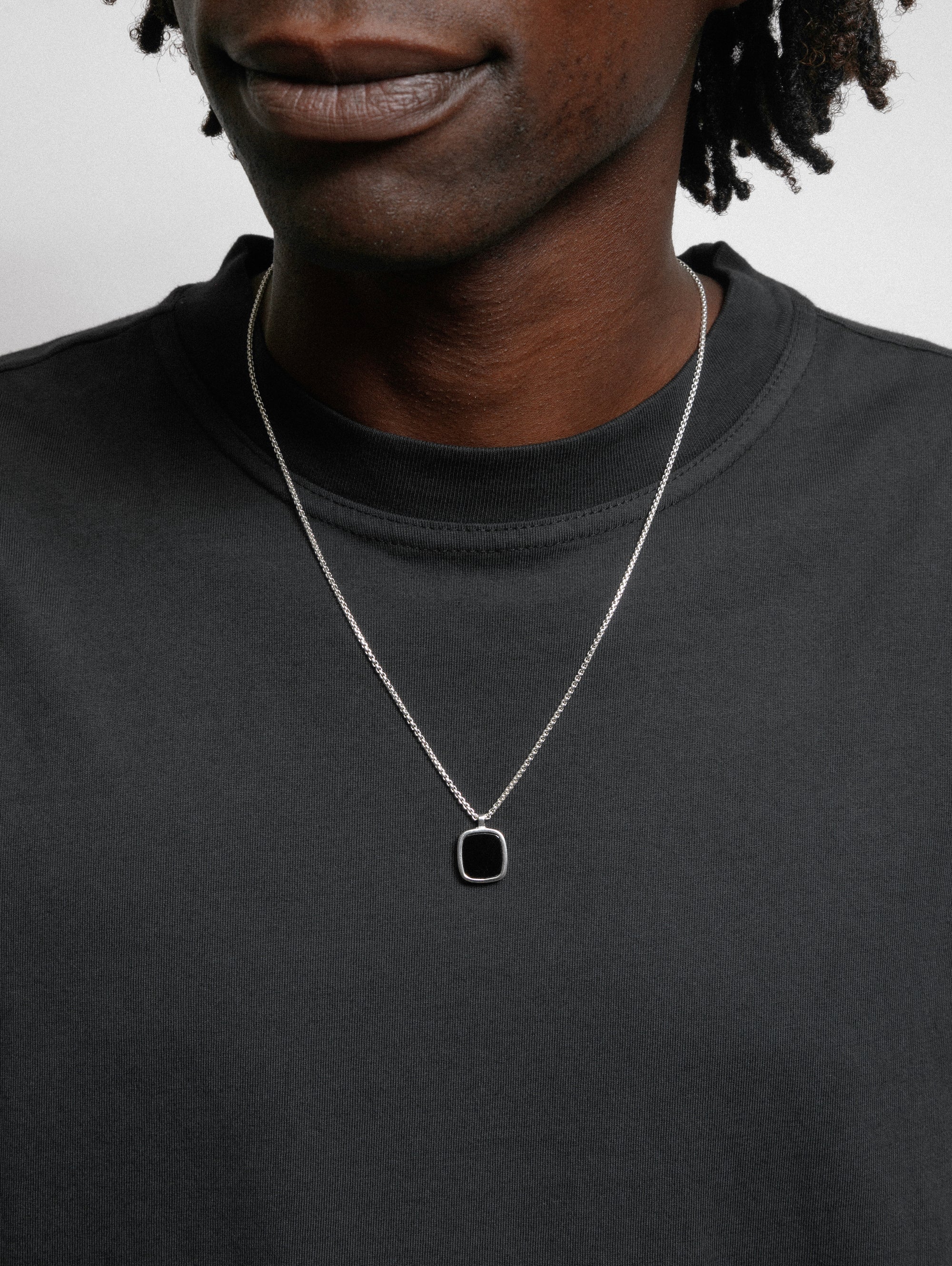 Wells Necklace in Onyx and Sterling Silver - XPRESSC