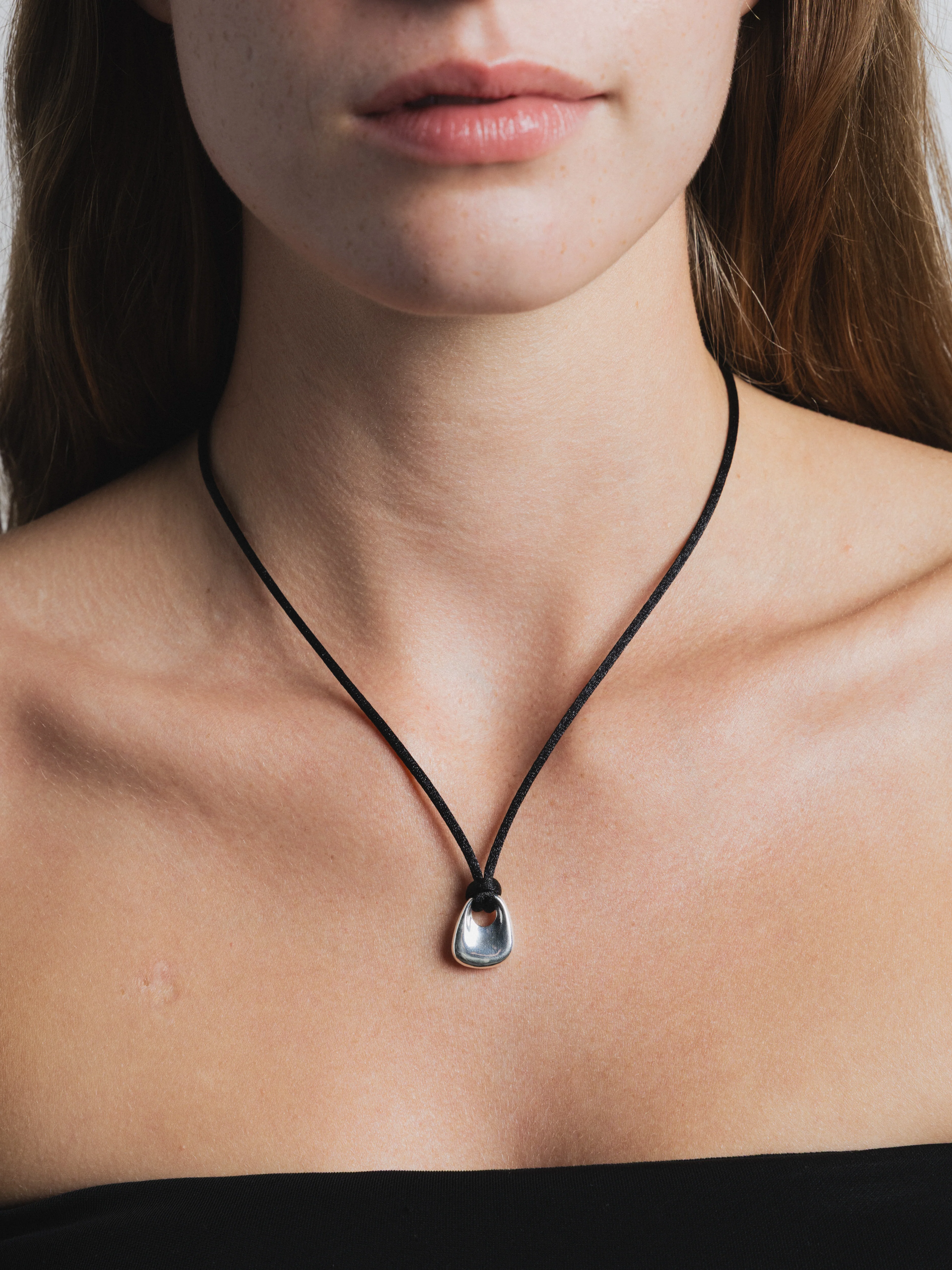 Odette Necklace in Black and Sterling Silver - XPRESSC