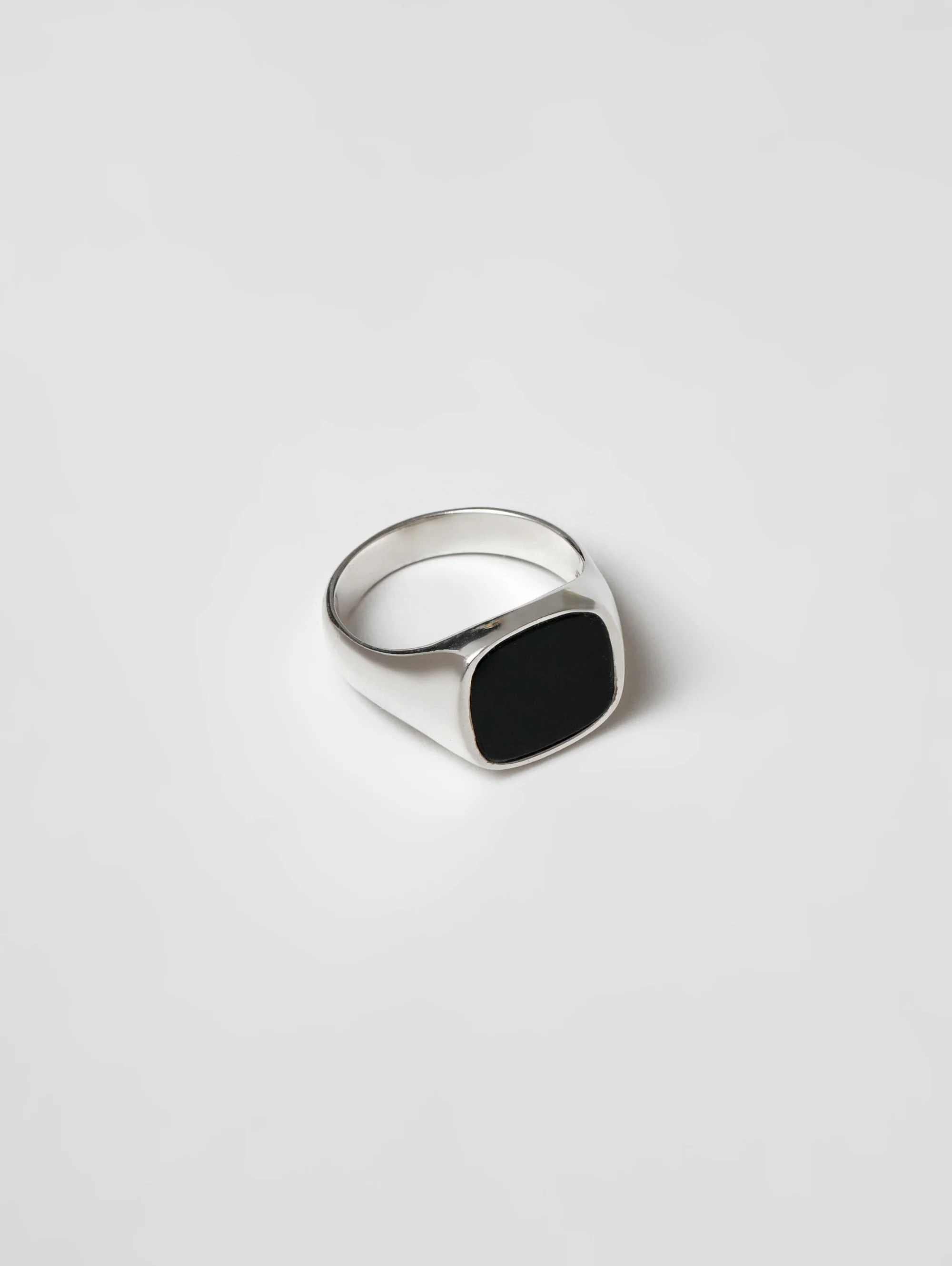 Jules Ring in Onyx and Sterling Silver - XPRESSC